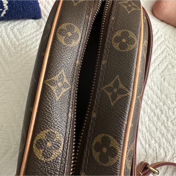 authentic!!!! louis vuitton blois monogram canvas crossbody - Picture 16 of 16